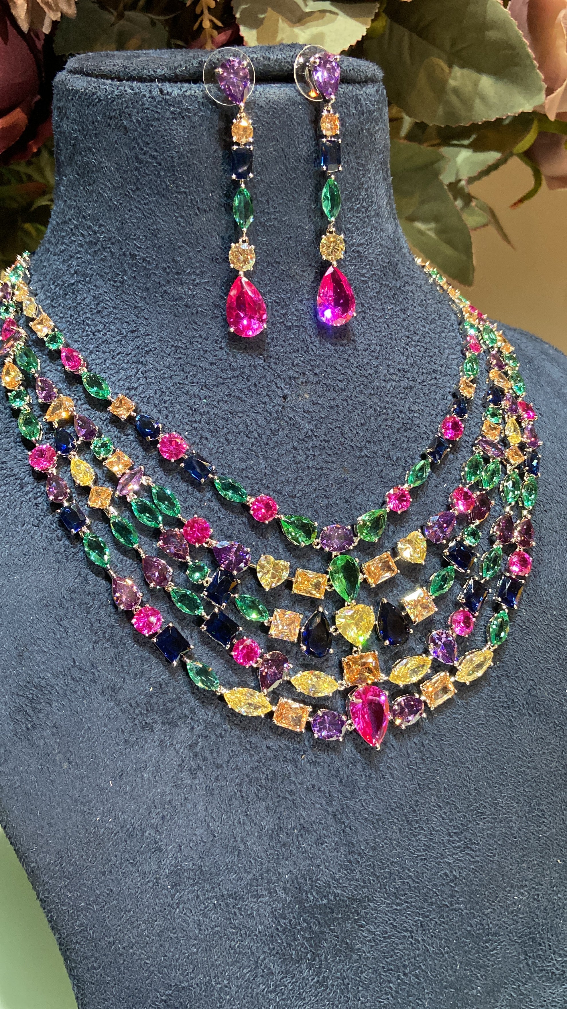 ROYAL 5 LINE NECKLACE SET - Image 5