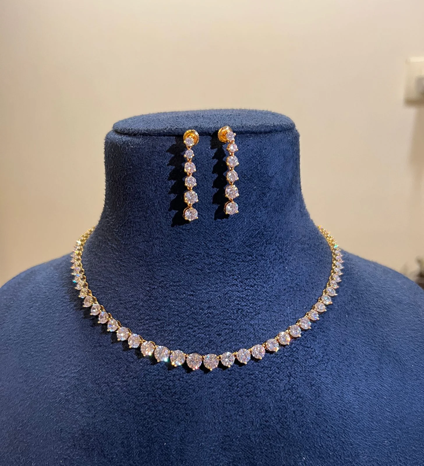 BEST SELLER Single line necklace set - Image 3